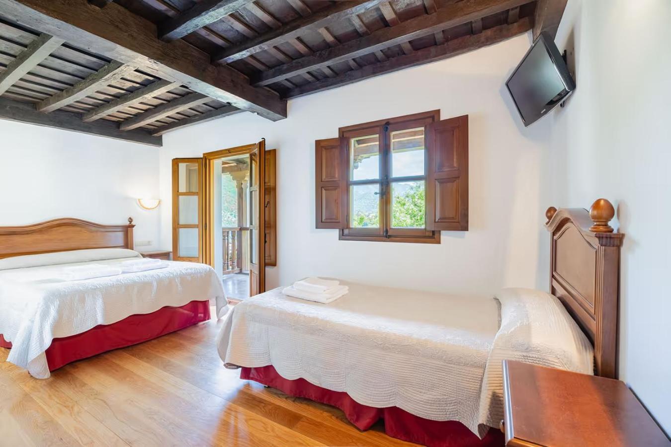 Casa Rural La Torre de Perrozo Cabezón de Liébana Exterior foto